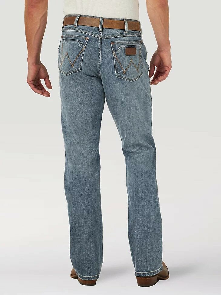 Wrangler Men's Retro Relaxed Fit Bootcut Jean