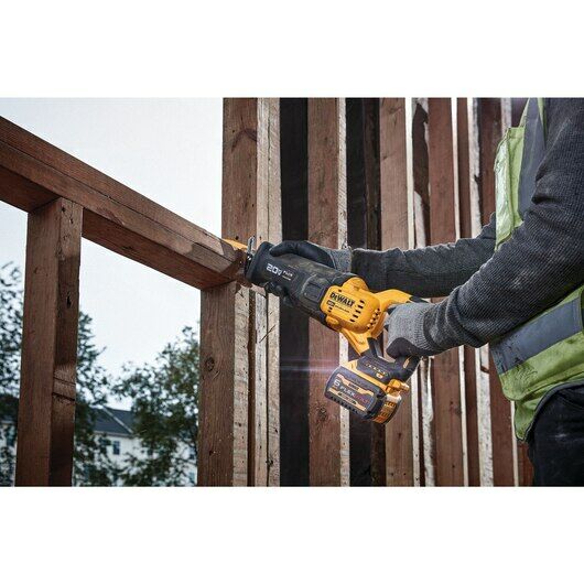 DEWALT 20-V Max Brushless FlexVolt Advantage Reciprocating Saw (Tool Only)