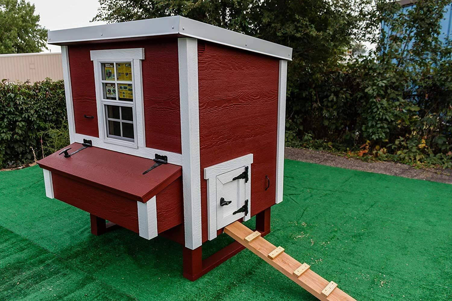 OverEZ Medium Chicken Coop in Red