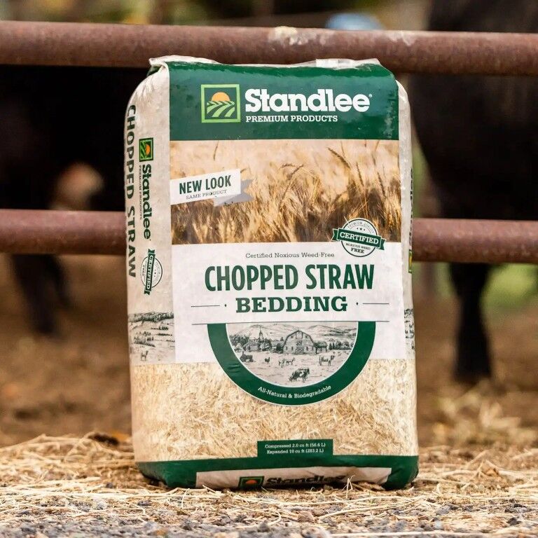 Standlee Certified Chopped Straw, 2-Cu Ft