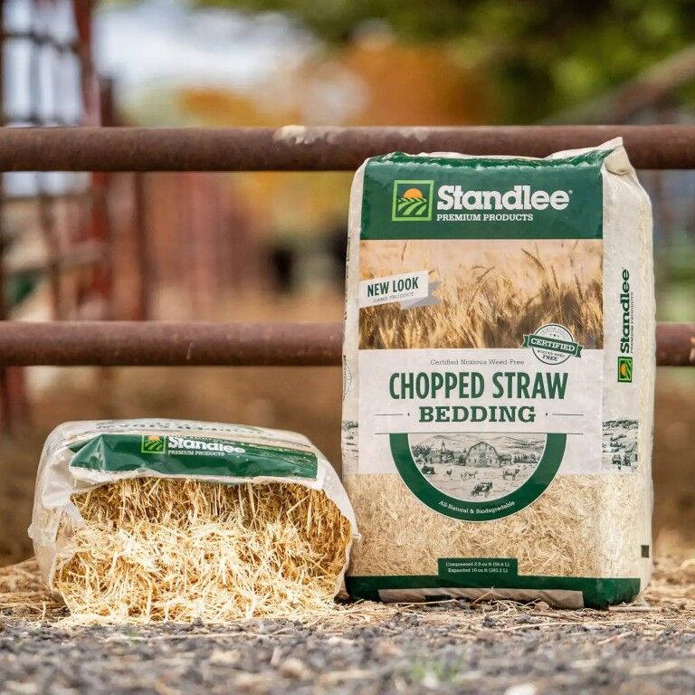 Standlee Certified Chopped Straw, 2-Cu Ft