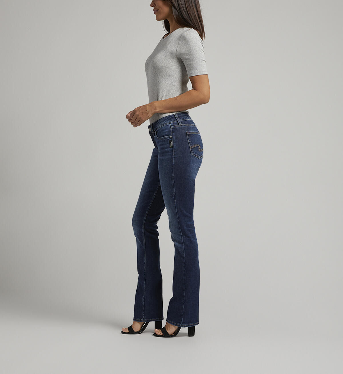 Silver Jeans Co. Women's Suki Mid Rise Slim Bootcut Jeans in Indigo