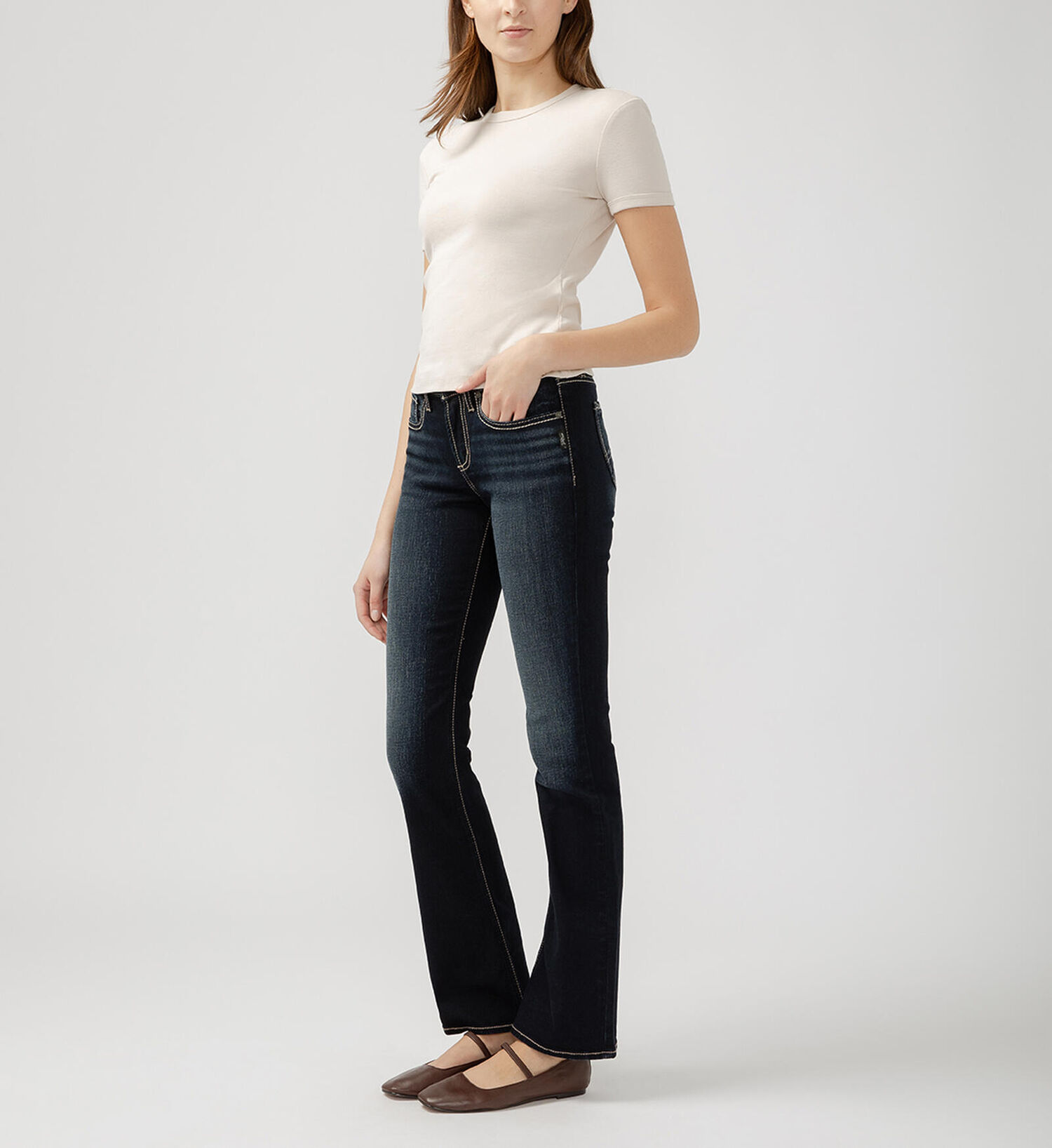 Silver Jeans Co. Women's Suki Mid Rise Slim Bootcut Jeans in Indigo