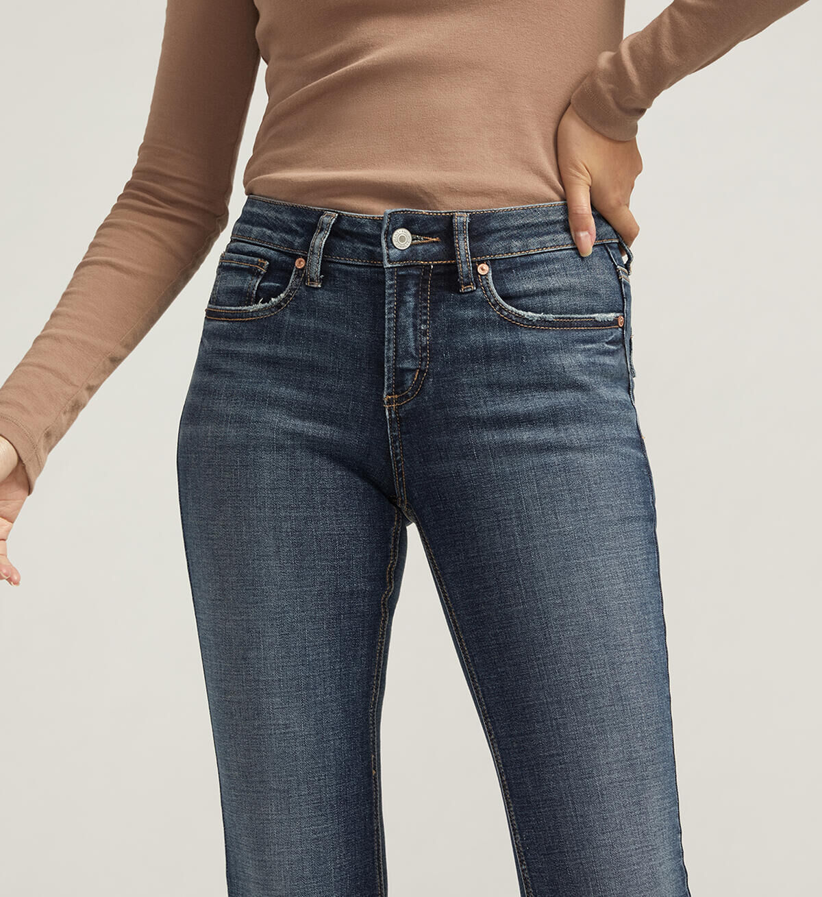 Silver Jeans Co. Women's Suki Mid Rise Slim Bootcut Jeans