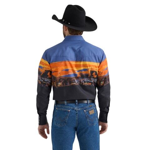 Wrangler Men's Dress Western Classic Fit Long Sleeve Shirt in Panorama Black