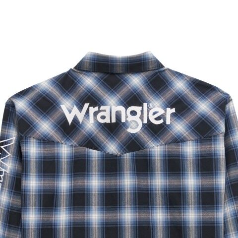 Wrangler Men's Logo Long Sleeve Snap Shirt in Black