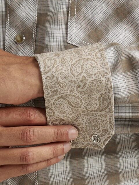 Wrangler Men's 20X Competition Advanced Comfort Classic Fit Long Sleeve Shirt in Grey