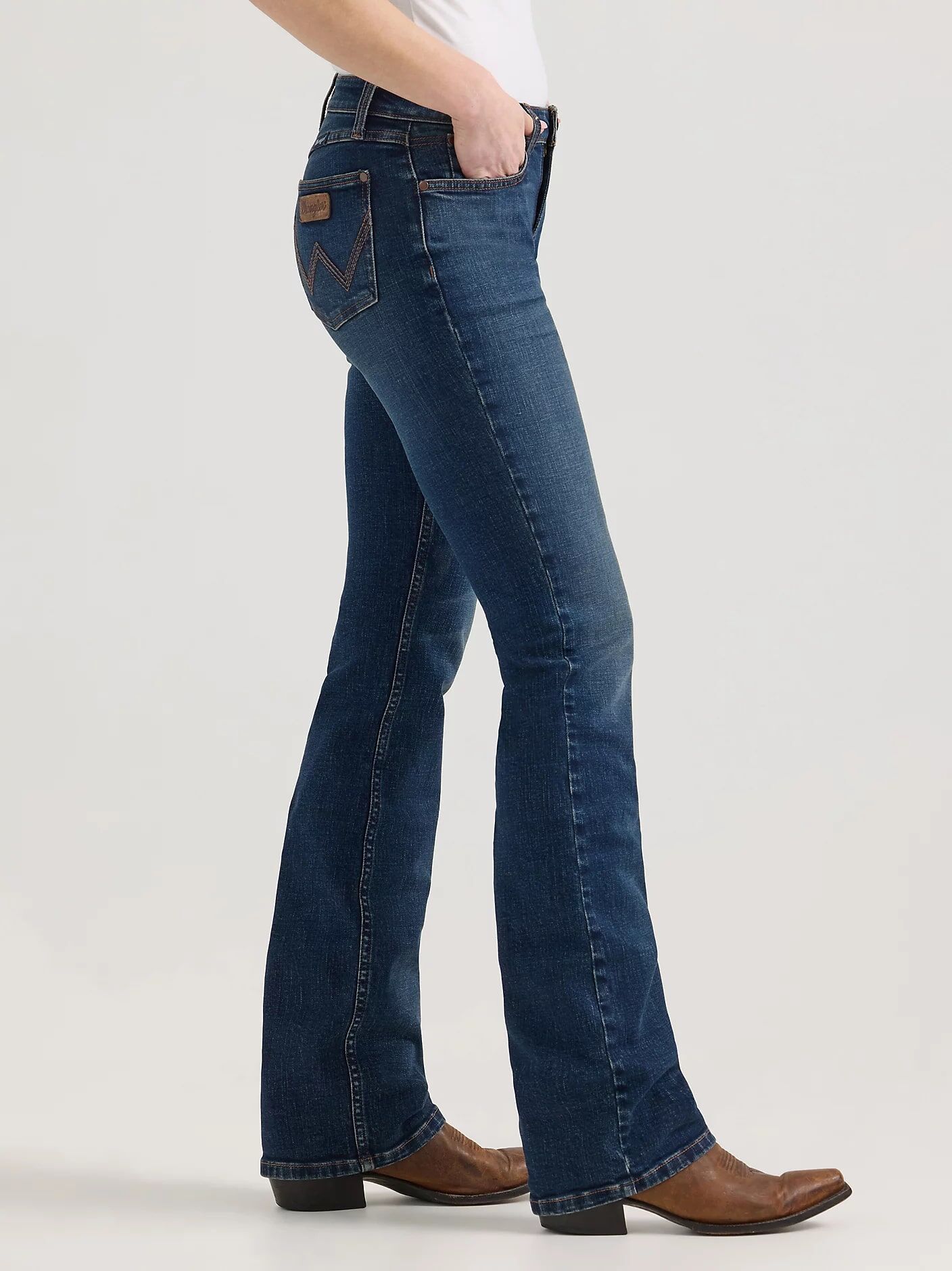 Wrangler Women's Wrangler Retro Mae Mid  Rise Bootcut Jean in Jane