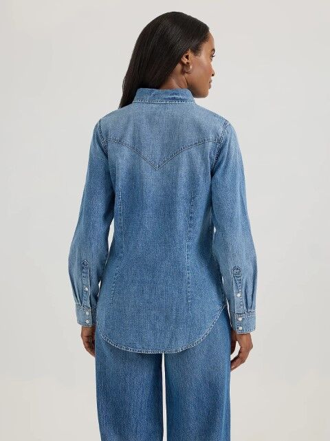 Wrangler Women's Wrangler Classic Denim Slim Western Snap Shirt in Mid Wash