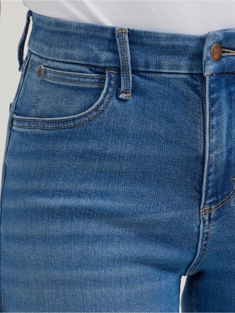 Wrangler Women's Bespoke High Rise Bootcut Jean in Palmer