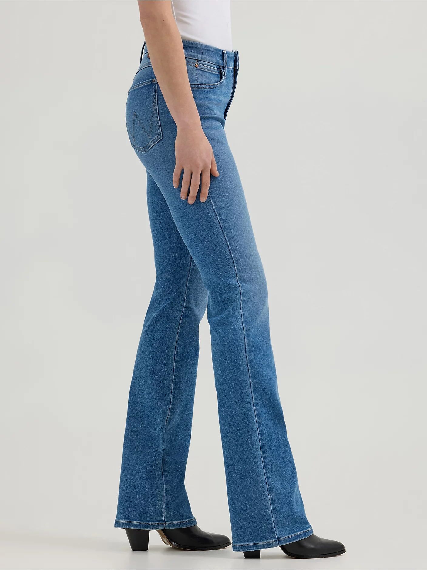 Wrangler Women's Bespoke High Rise Bootcut Jean in Palmer