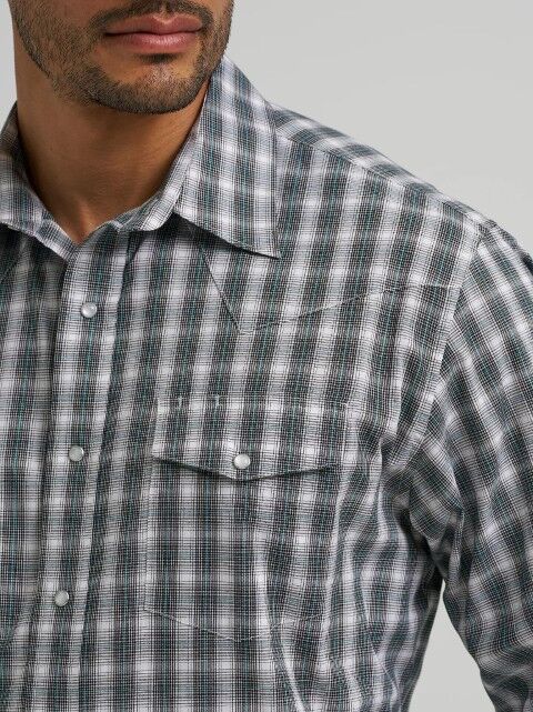 Wrangler Men's Wrinkle Resist Long Sleeve Western Snap Plaid Shirt