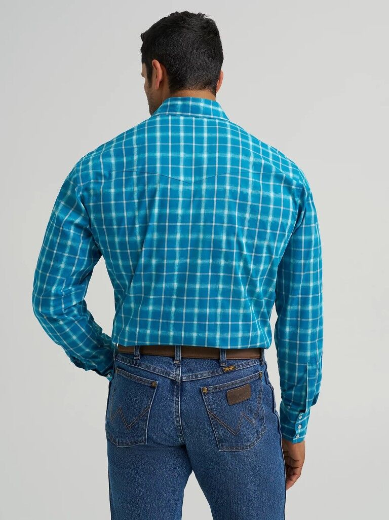 Wrangler Men's Wrinkle Resist Long Sleeve Western Snap Plaid Shirt