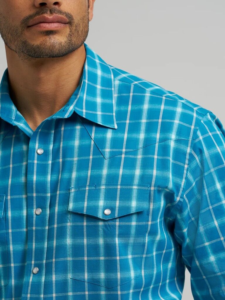 Wrangler Men's Wrinkle Resist Long Sleeve Western Snap Plaid Shirt