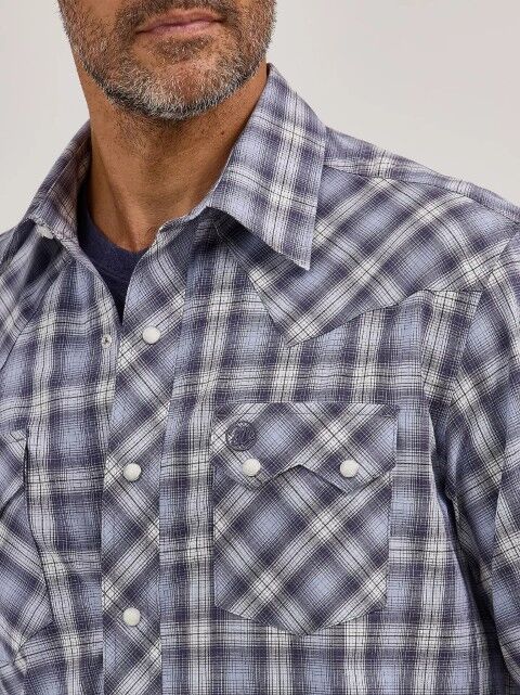Wrangler Men's Retro Long Sleeve Sawtooth Snap Pocket Western Shirt