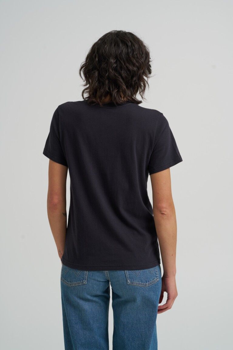 Wrangler Women's Nostalgia Logo Regular Fit T-Shirt