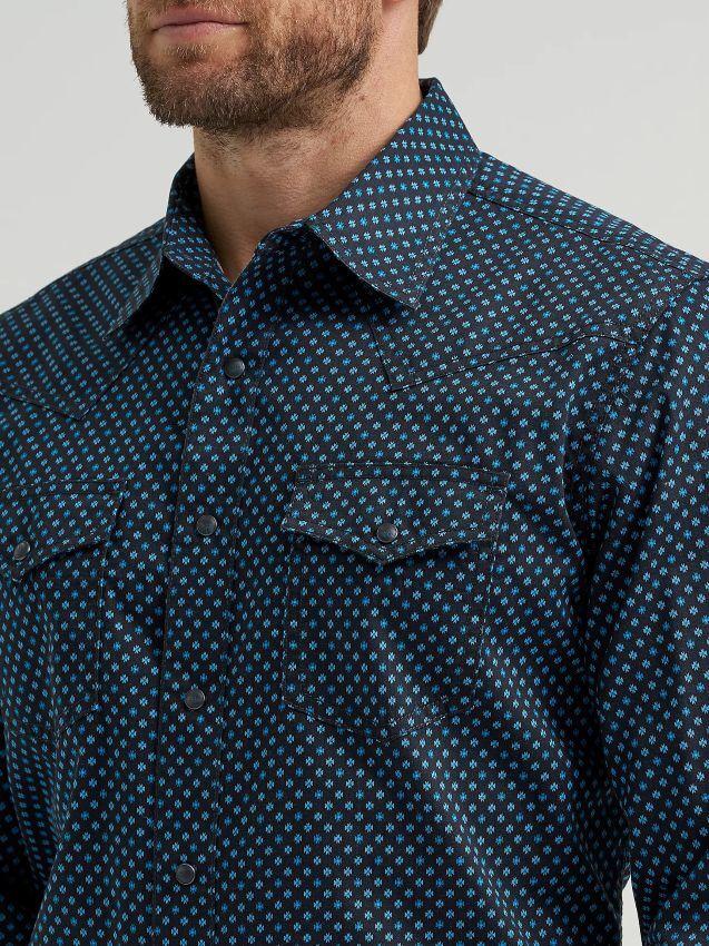 Wrangler Men's Retro Premium Long Sleeve Western Snap Printed Shirt