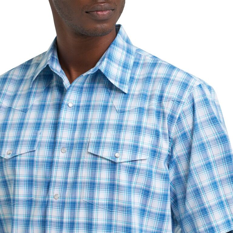 Wrangler Men's Wrinkle Resist Short Sleeve Shirt