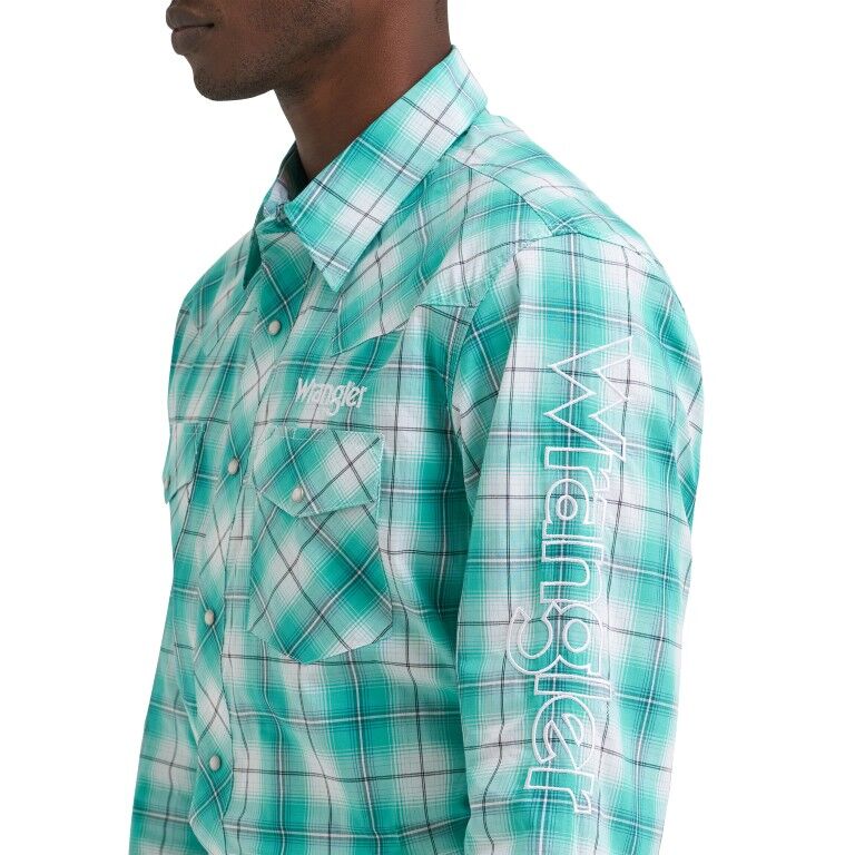 Wrangler Men's Long Sleeve Logo Snap Shirt