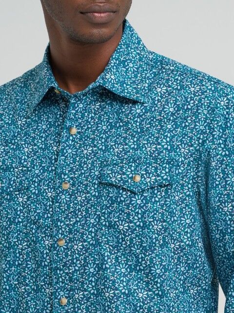 Wrangler Men's Retro Premium Modern Fit Long Sleeve Snap Shirt