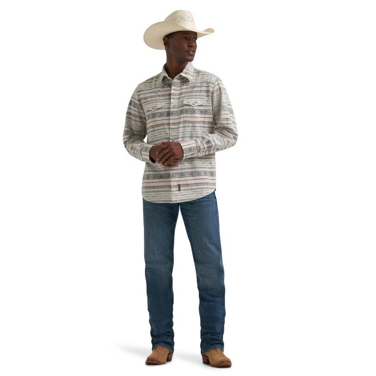 Wrangler Men's Retro Premium Modern Fit Long Sleeve Snap Shirt
