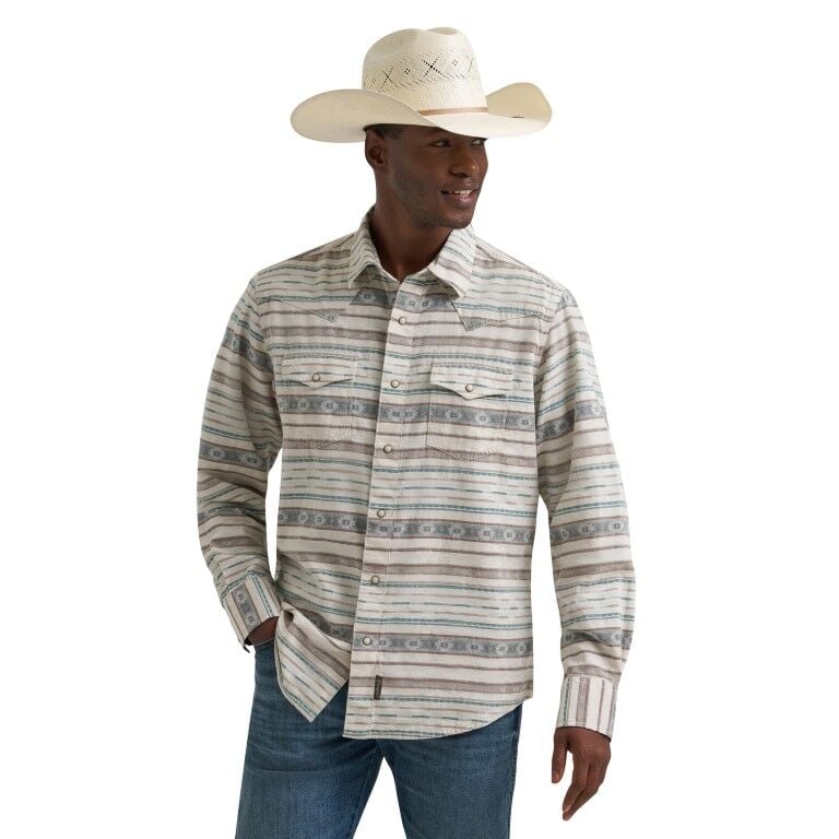 Wrangler Men's Retro Premium Modern Fit Long Sleeve Snap Shirt