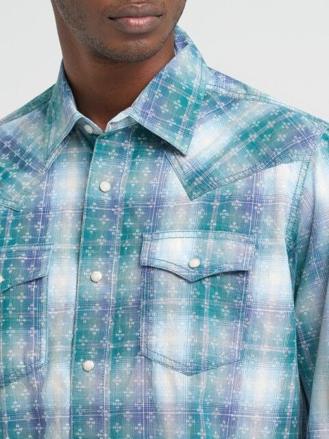 Wrangler Men's Retro Premium Modern Fit Long Sleeve Snap Shirt