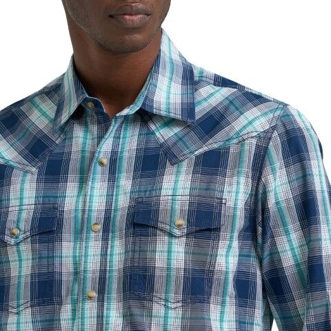 Wrangler Men's Retro Premium Modern Fit Long Sleeve Snap Shirt