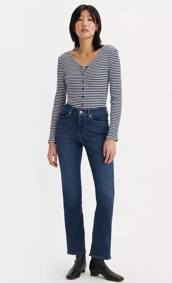 Levi's Women's Classic Straight Fit Jeans in Dark Horse