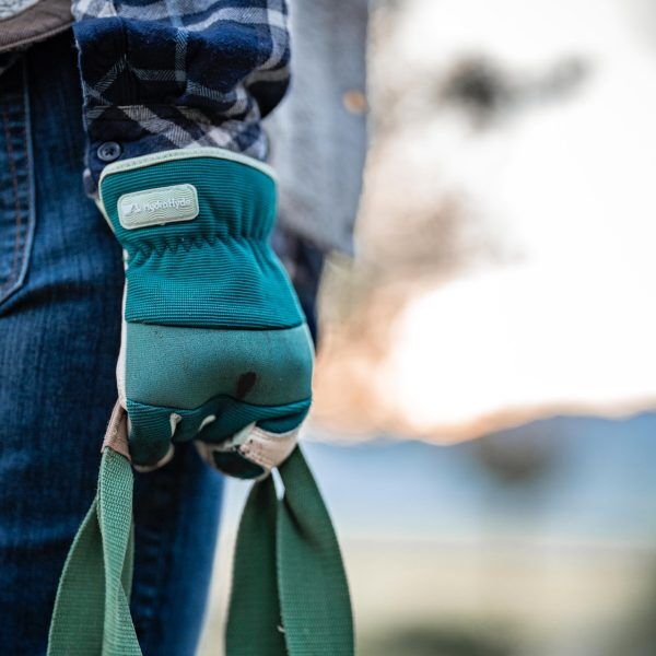 Wells Lamont Women's HydraHyde Leather Hybrid Open Cuff Gloves in Green