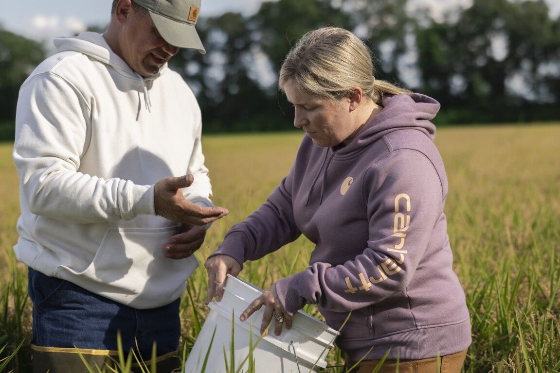 Carhartt Women's Relaxed Fit Midweight Logo Sleeve Graphic Sweatshirt