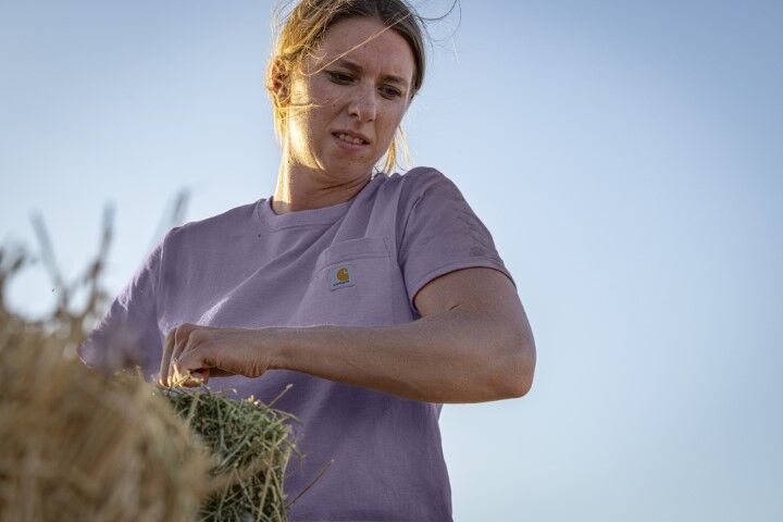 Carhartt Women's Loose Fit Heavyweight Short Sleeve Pocket T-Shirt in Lilac Haze