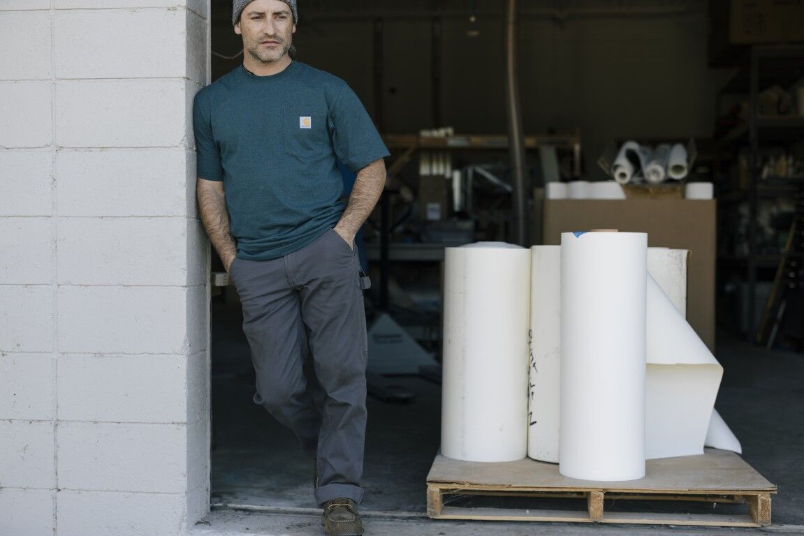 Carhartt Men's Loose Fit Heavyweight Short Sleeve Pocket T-Shirt