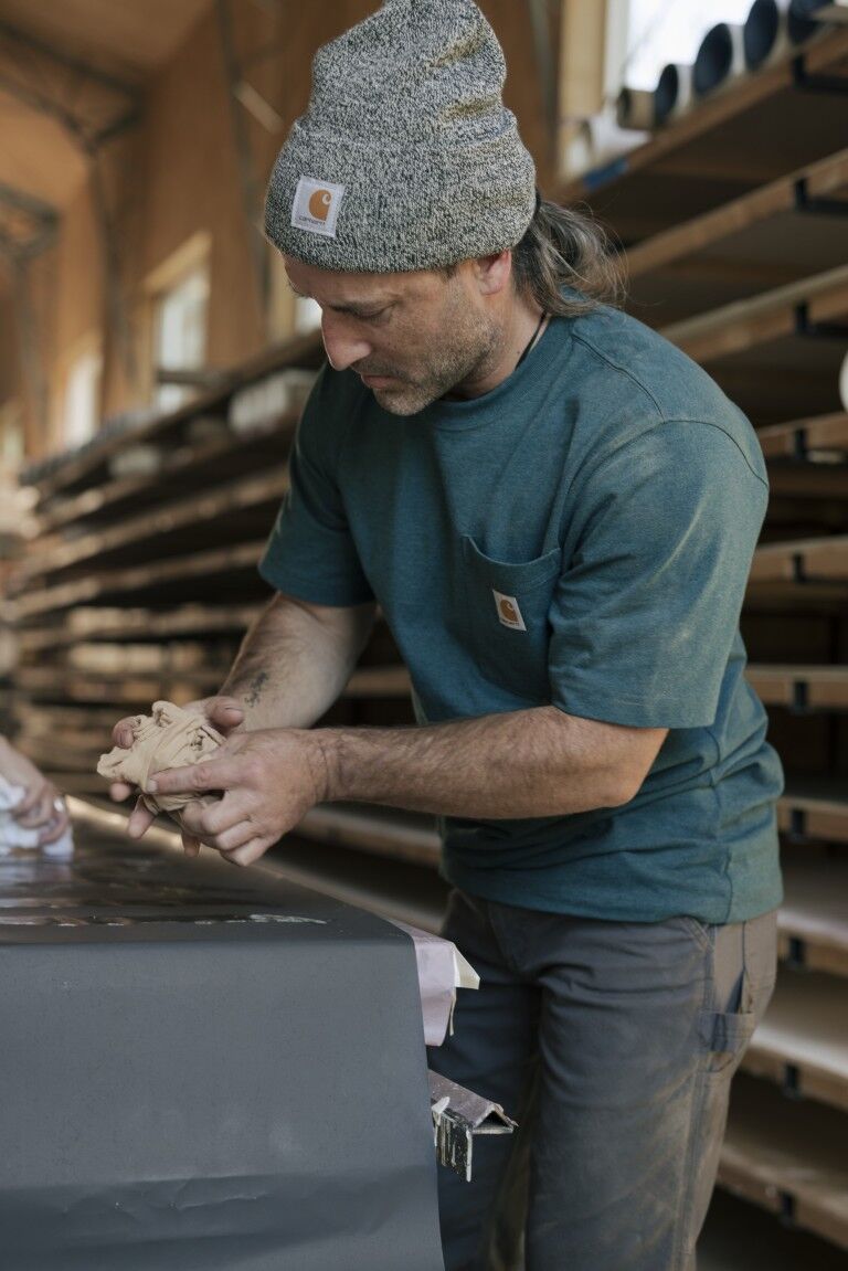 Carhartt Men's Loose Fit Heavyweight Short Sleeve Pocket T-Shirt