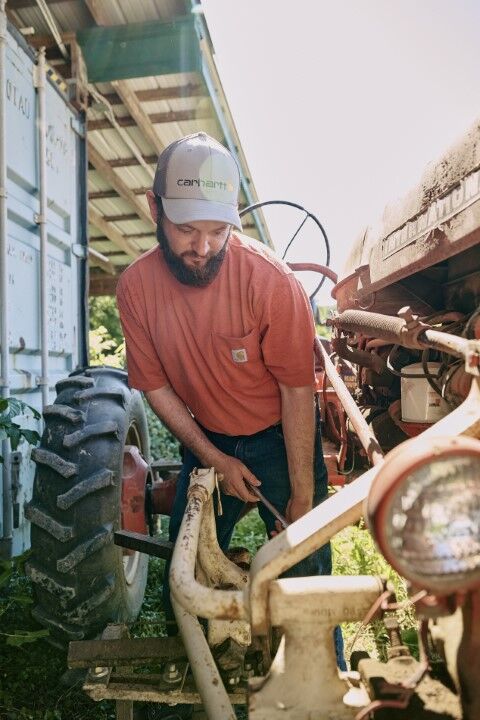 Carhartt Men's Loose Fit Heavyweight Short Sleeve Pocket T-Shirt