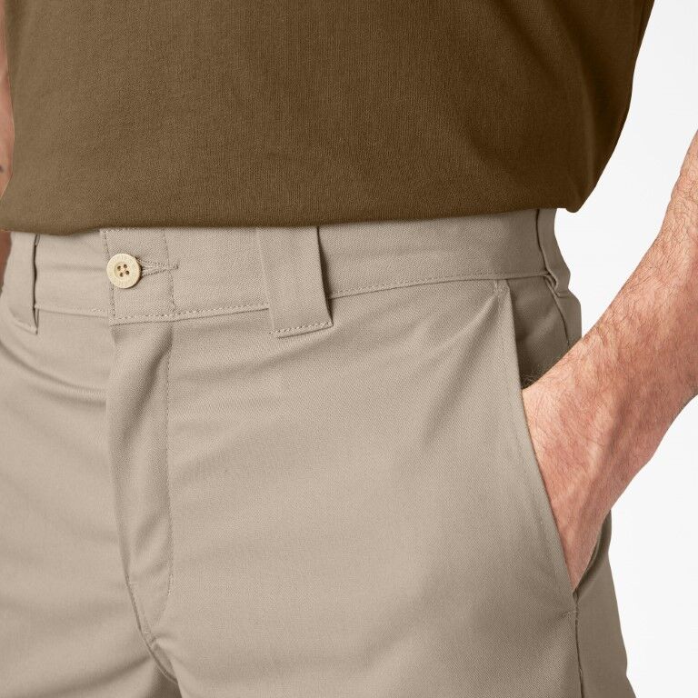 Dickies Men's FLEX Relaxed Fit Cargo Shorts in Desert Sand