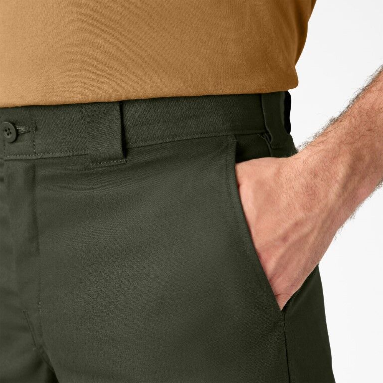 Dickies Men's FLEX Relaxed Fit Cargo Shorts in Olive Green
