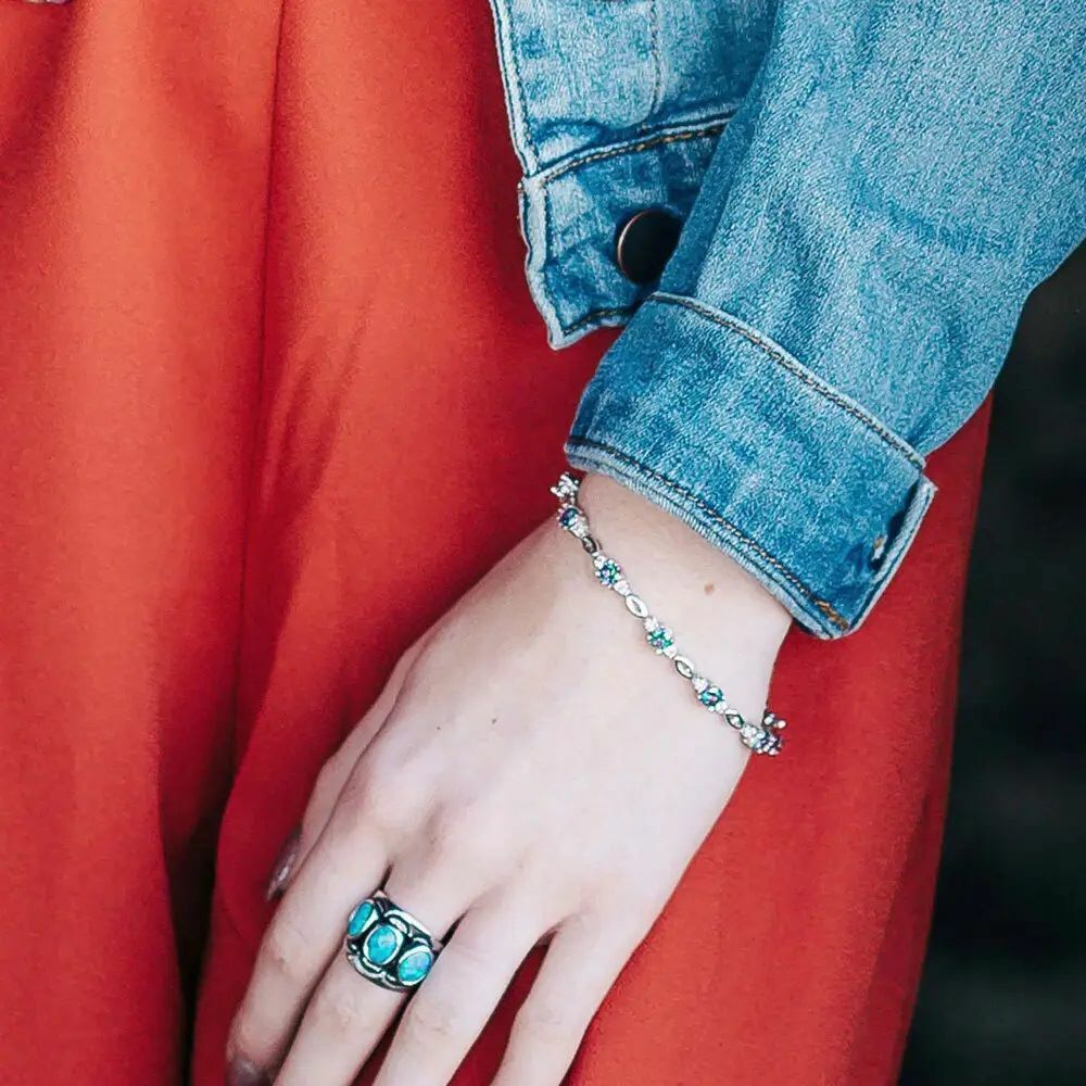 Montana Silversmiths Northern Lights Skip Stone Bracelet