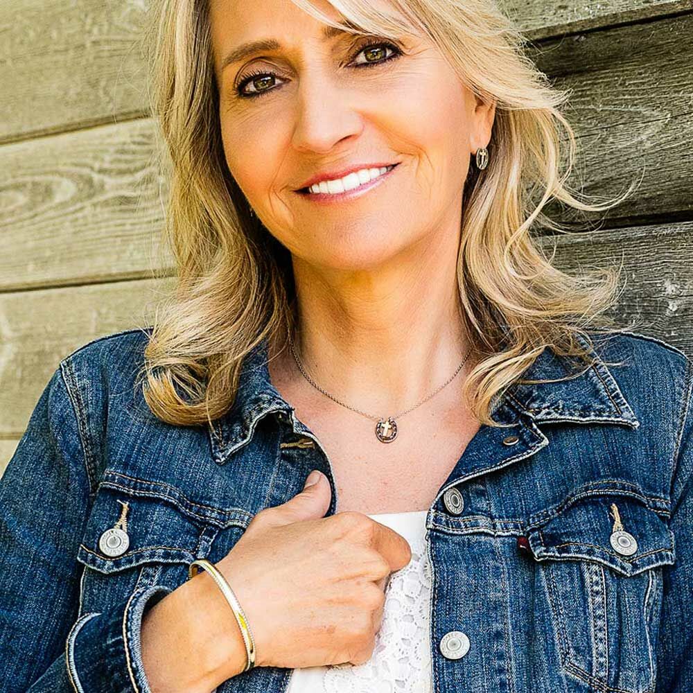 Montana Silversmiths Glowing Trails Cross Horseshoe Jewelry Set