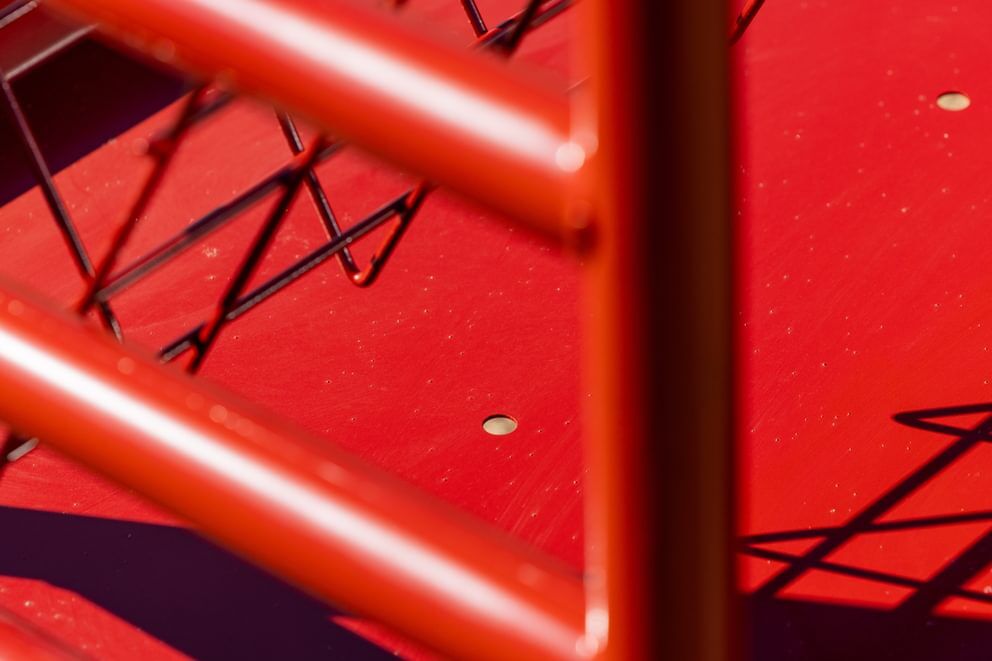 Behlen Country Red ArmorGuard All-In-One Feed Station, 48-In x 40-In