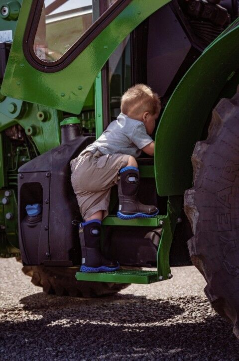 Noble Outfitters Kids' The Best Darn Short Sleeve Pocket T-Shirt