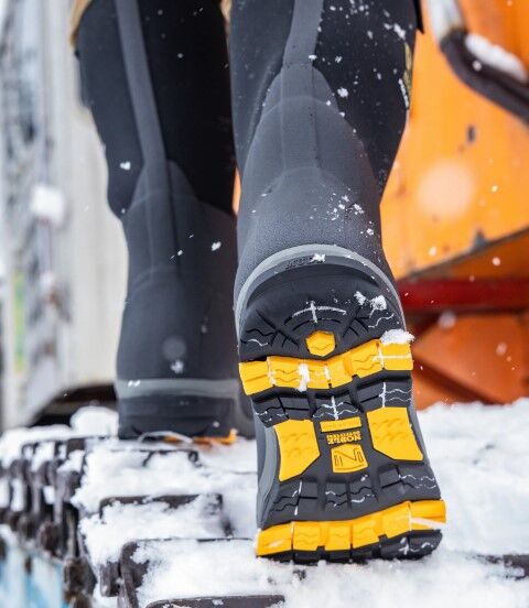 Noble Outfitters Men's MUDS Polar Grip High Boot