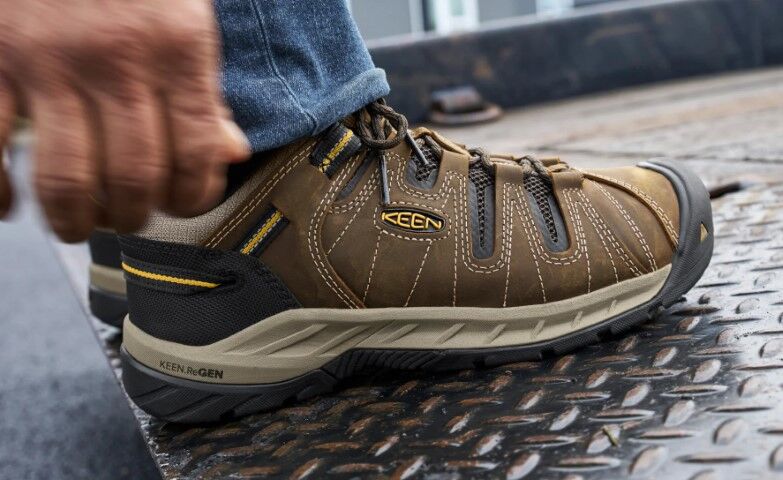 Keen Men's Flint II Soft Toe Shoe