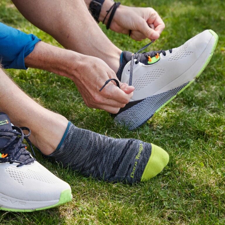 Darn Tough Men's Run No Show Tab Cushioned Ultra-Lightweight Running Socks