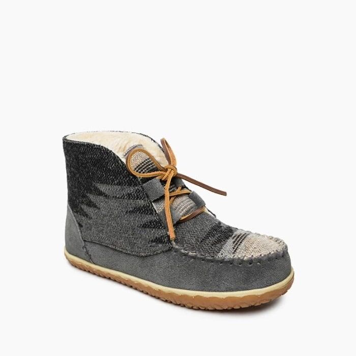 Minnetonka Women's Torrey Slipper in Grey