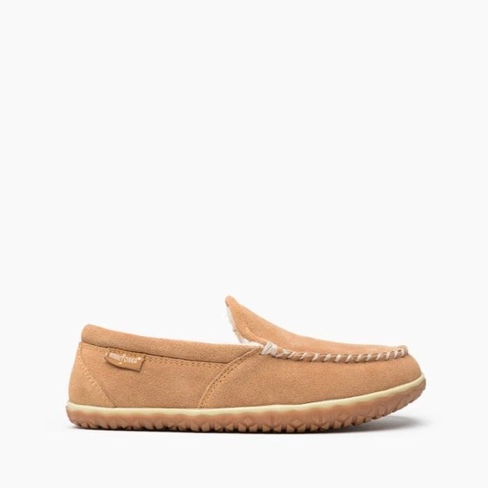 Minnetonka Men's Tilden Slipper in Cinnamon
