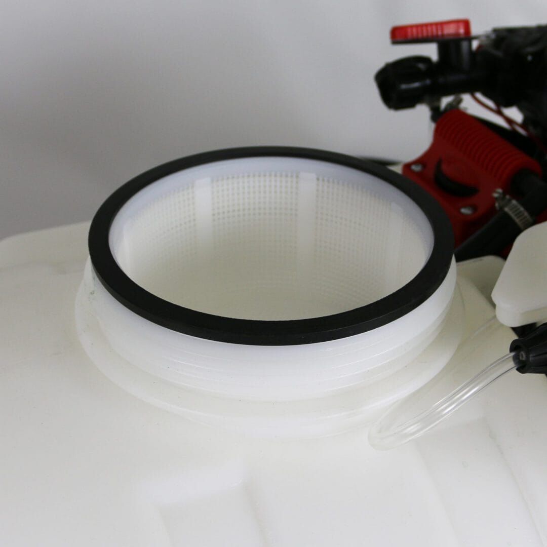 Chapin Tow Behind Sprayer - White, 25 Gal