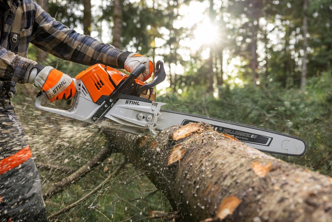 STIHL MS 500i ElastoStart 28 in. Gas Chainsaw With 33 RS