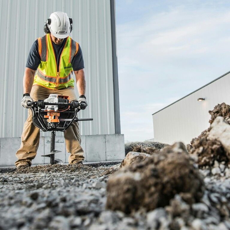 STIHL BT 131 Gas Earth Auger