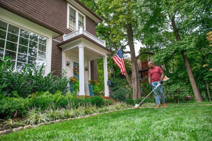 STIHL FSA 57 Battery Powered String Trimmer Kit, 11 in.